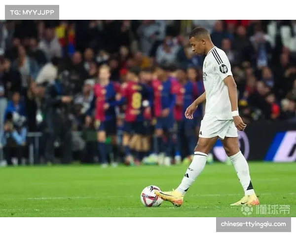 姆巴佩破解巴萨高位防线 越位陷阱难挡皇马锋线威胁